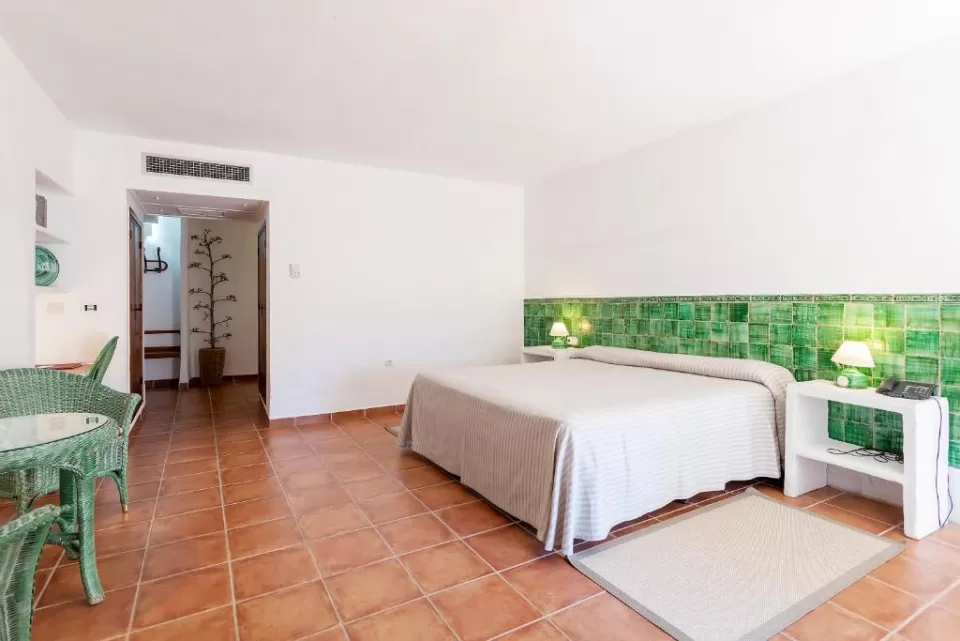 Double Room - 2 Adults + 2 Children