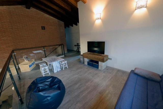 Sala con television