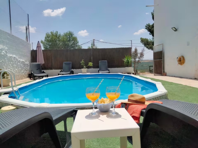 Acceso a la piscina 