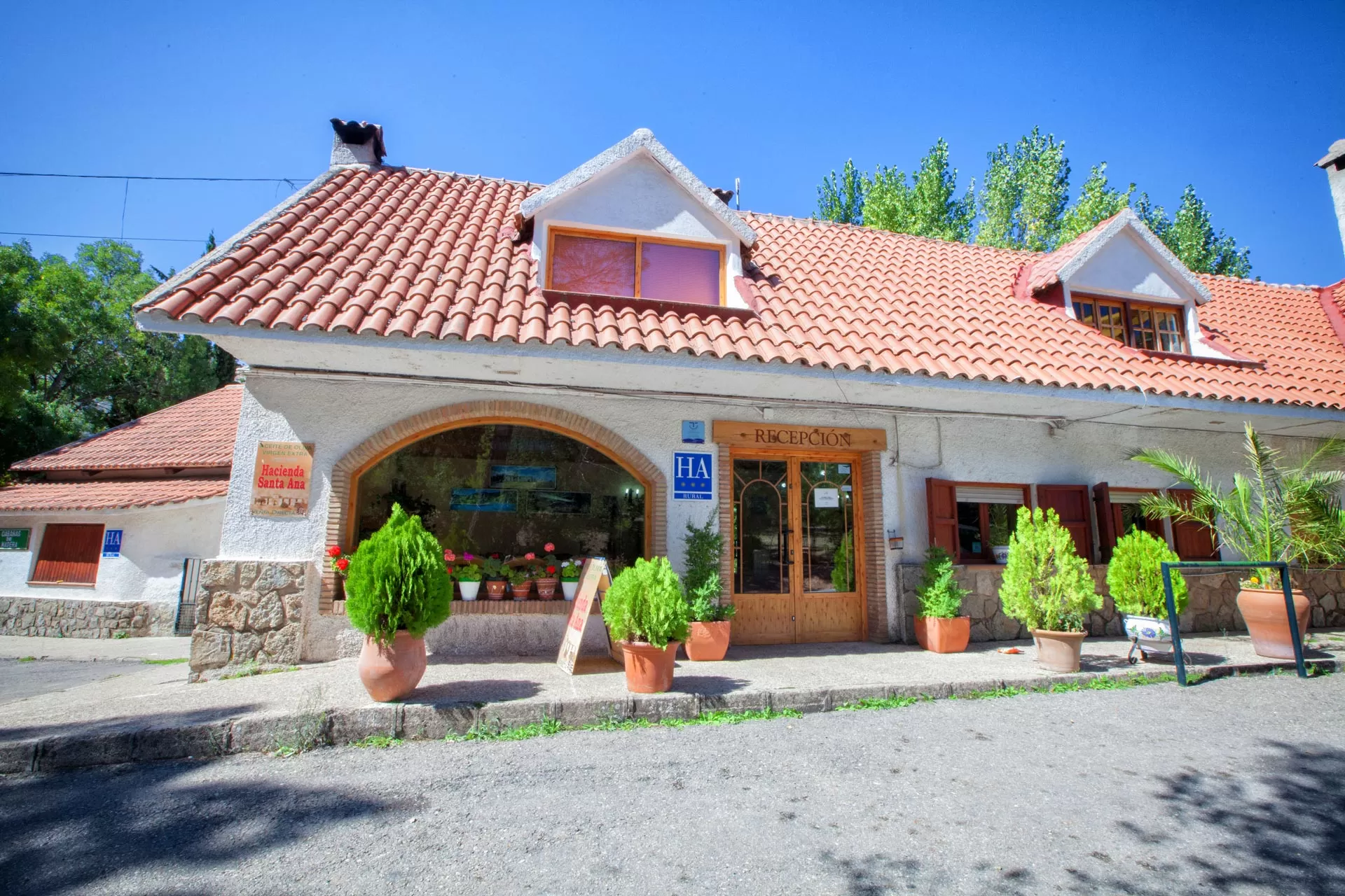 Hotel Enebros