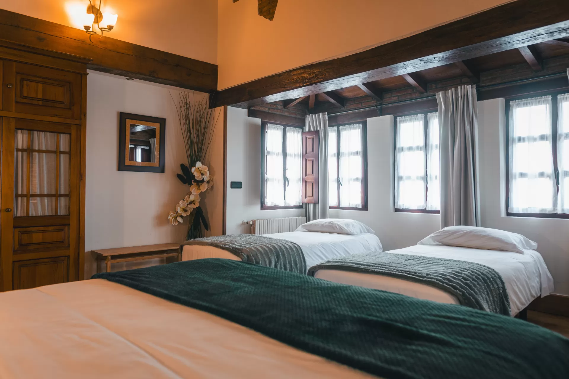 Habitación cuádruple (cama doble + 2 camas)