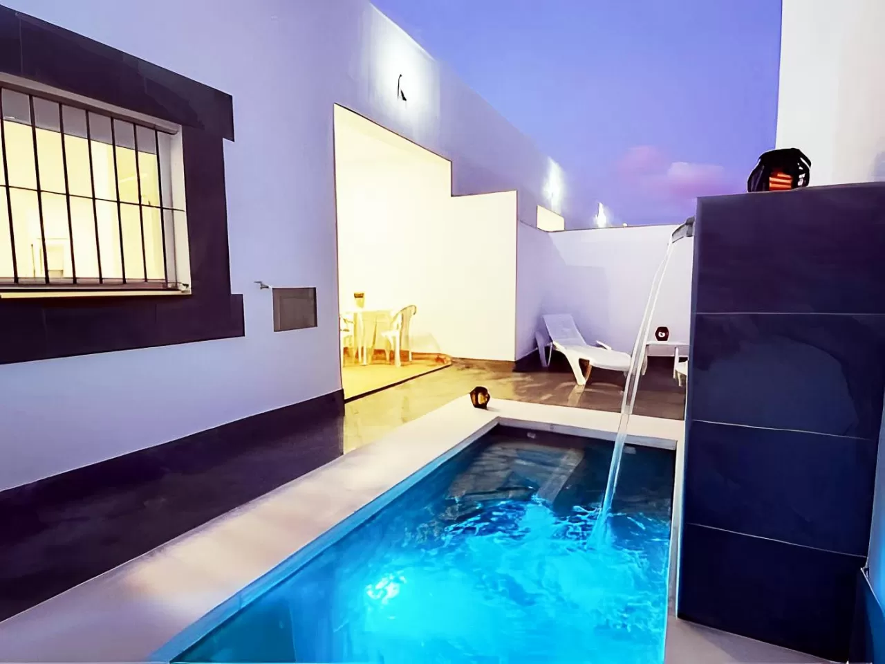 Apartamento con piscina privada III