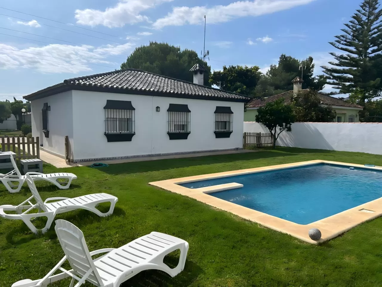 Chalet con piscina privada Chiclana