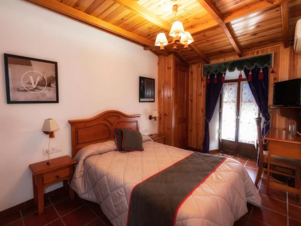 Double Room (1 Adult)