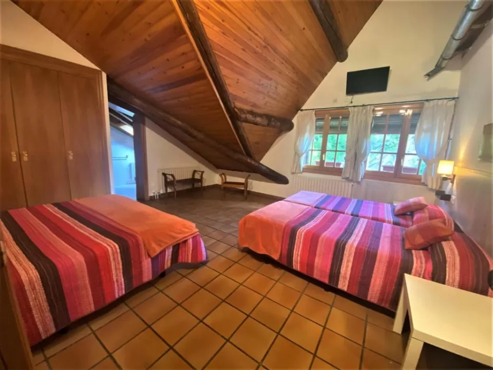 Habitación familiar con vistas al río