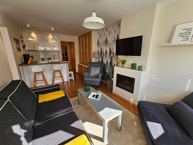 Sala amplia con cocina