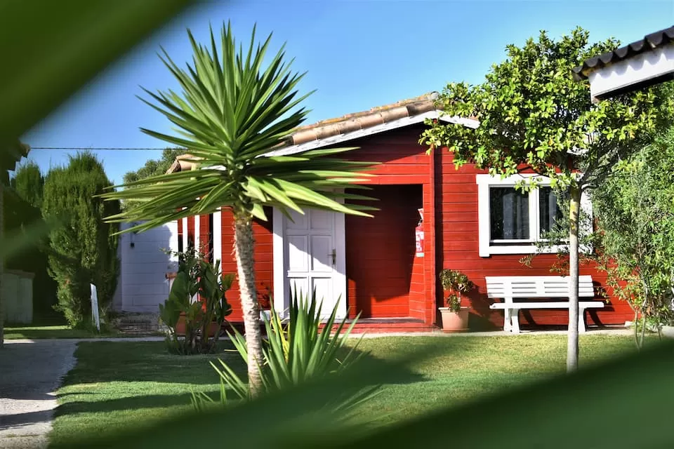 Kontiki Bungalows- Arena