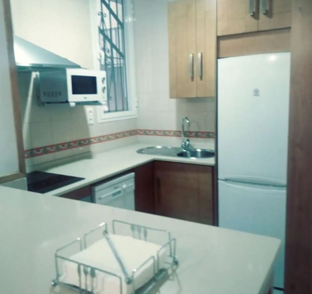 Cocina con encimera 