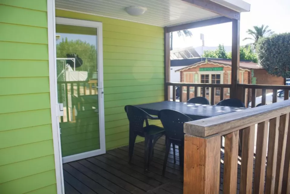 Bungalow de 2 dormitorios (2 adultos)