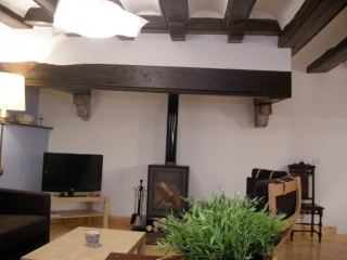 Sala de estar con chimenea