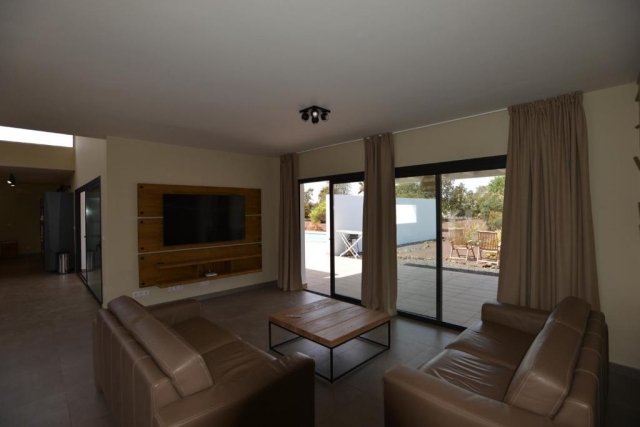 Sala de estar con salida