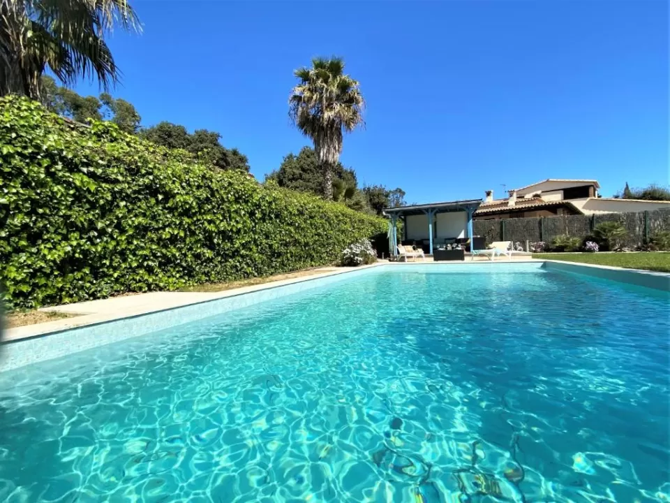 Casa Les Roques