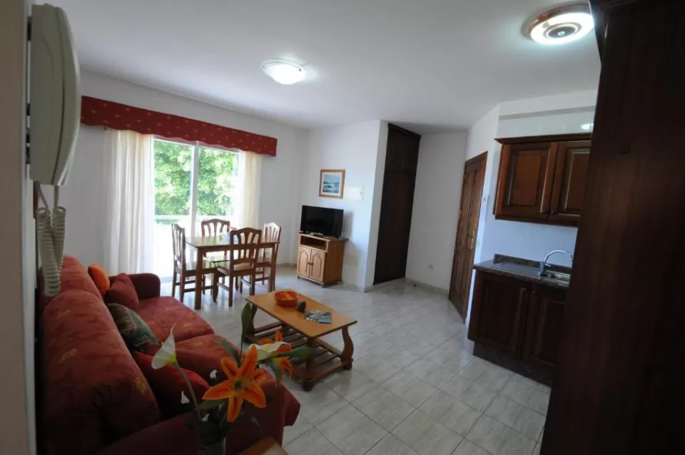 2B- Apto 1 habitación balcón y vistas mar
