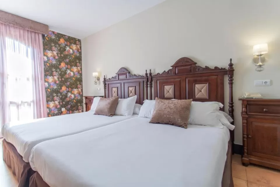 Habitación Doble (2 adultos + 1 niño)