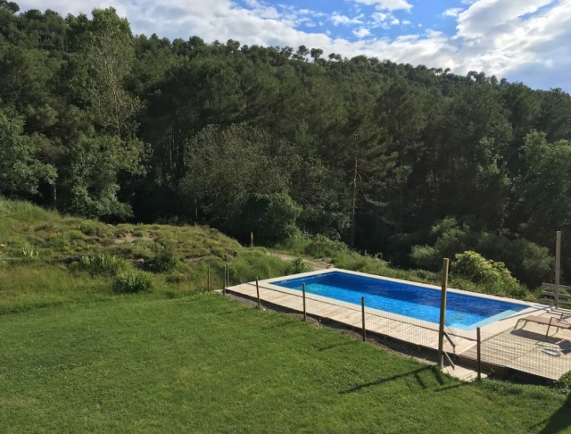 Acceso a la piscina