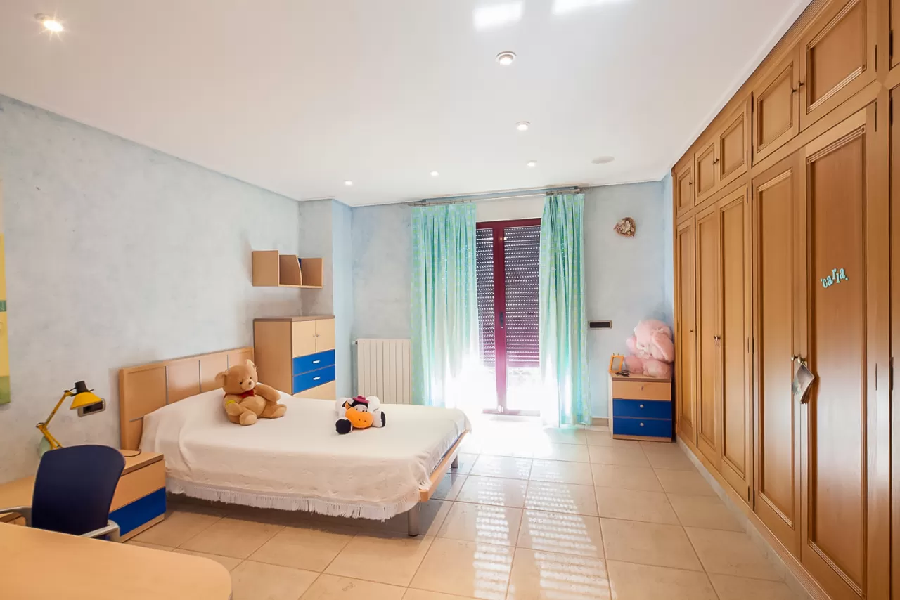 Single Room with Mountain View