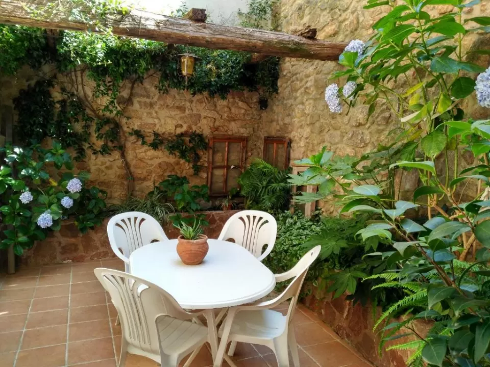 Calleatras