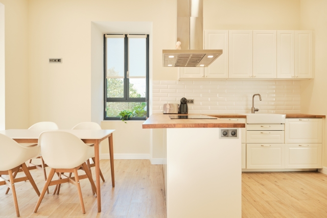 cocina muy luminosa