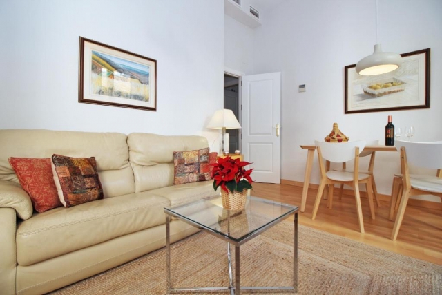 Sala de estar con sofa