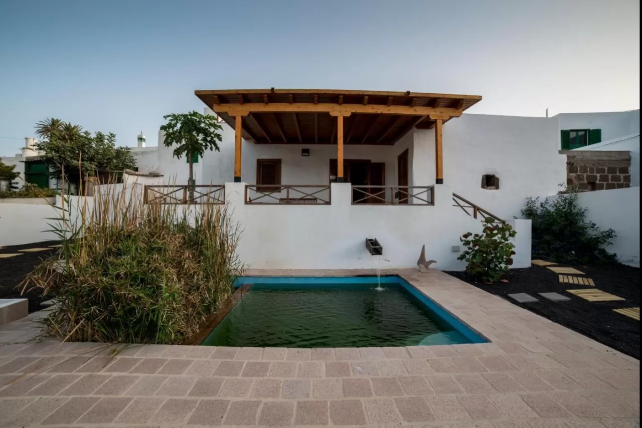Lightbooking Vacation Rentals- Villa Lanzarote