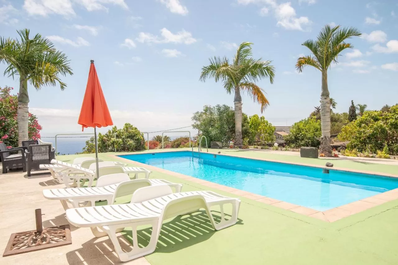 Lightbooking Vacation Rentals-Apartamento Luymar D