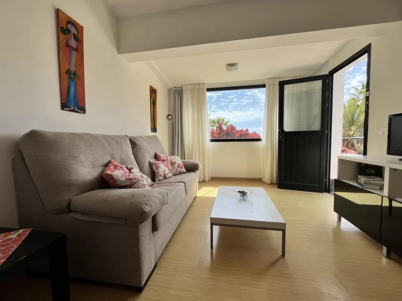 Lightbooking Vacation Rentals- Los Canarios