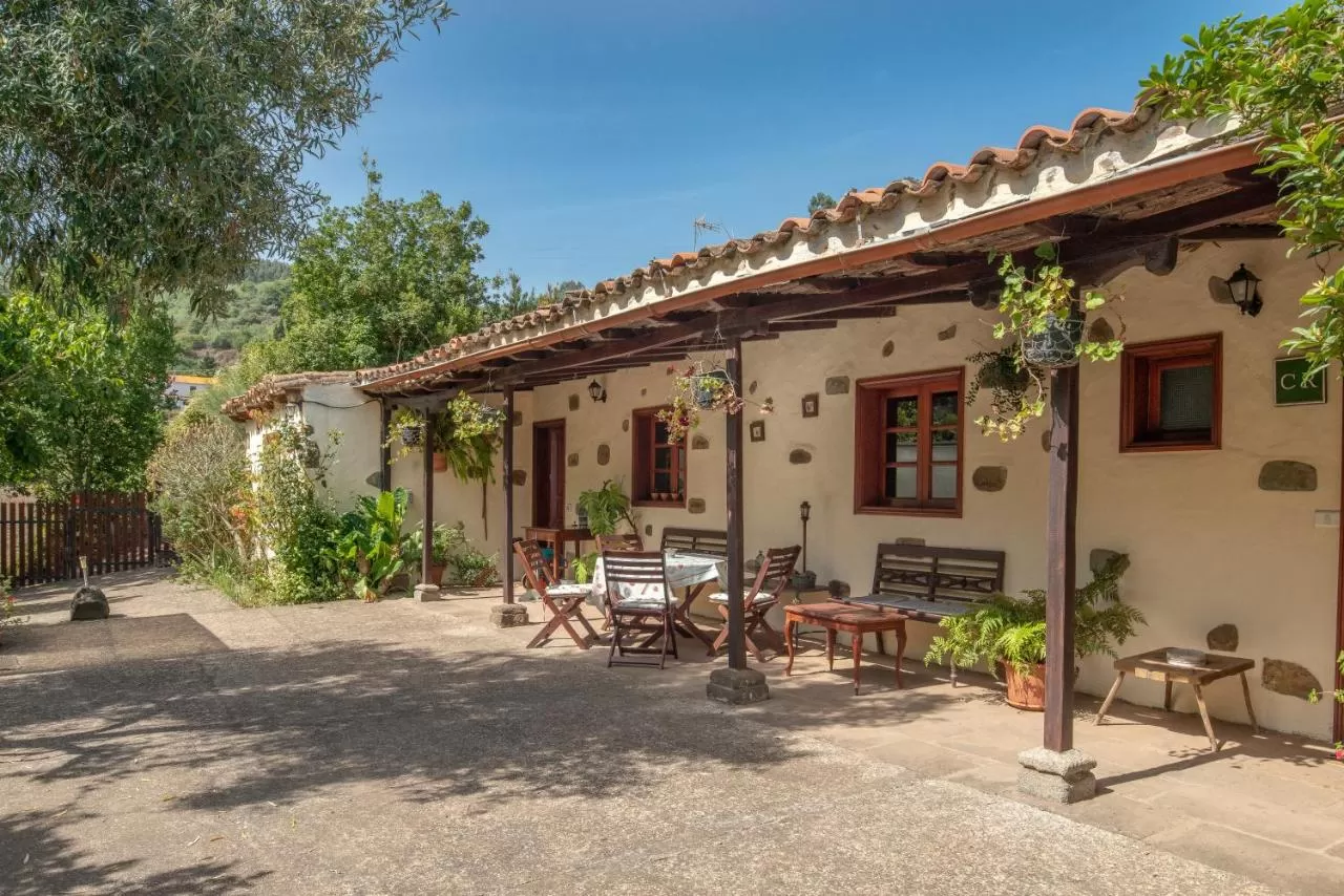 Lightbooking Vacation Rentals- Casa El Laurel 