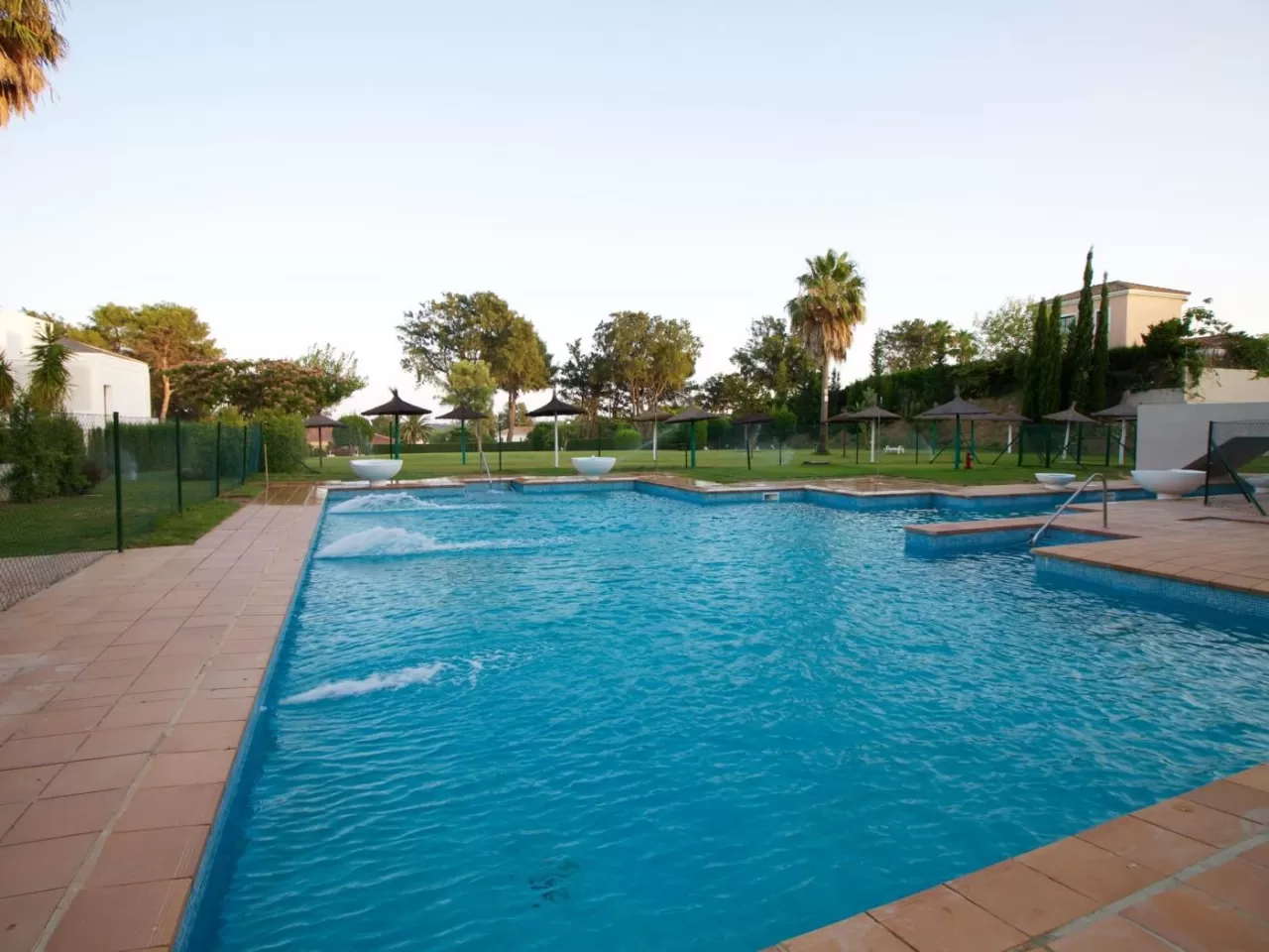 Lightbooking Vacation Rentals- Estudio Sotogrande