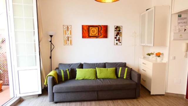 Sala de estar con sofa 