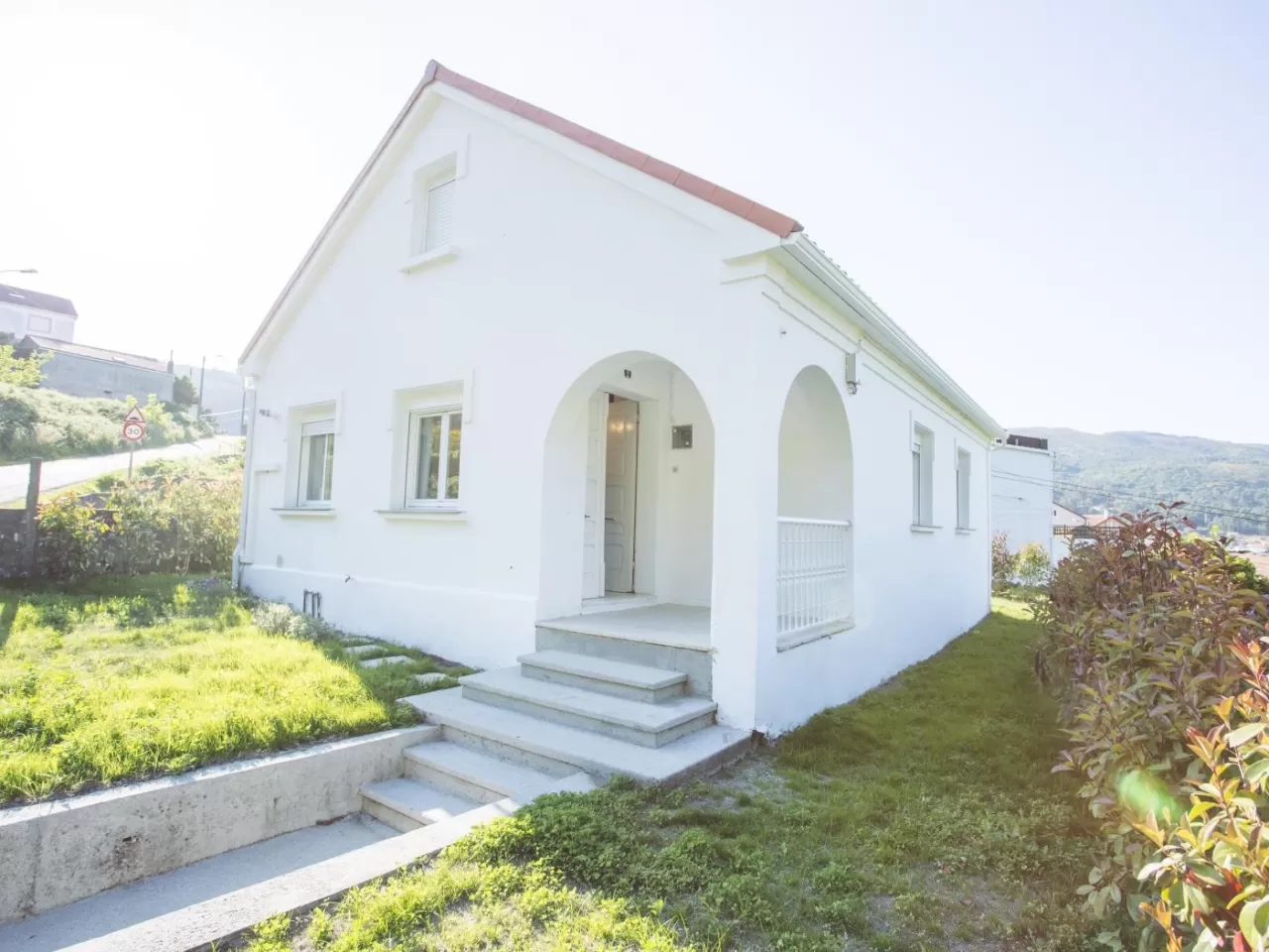 Lightbooking Vacation Rentals- Casa Alivía Muros