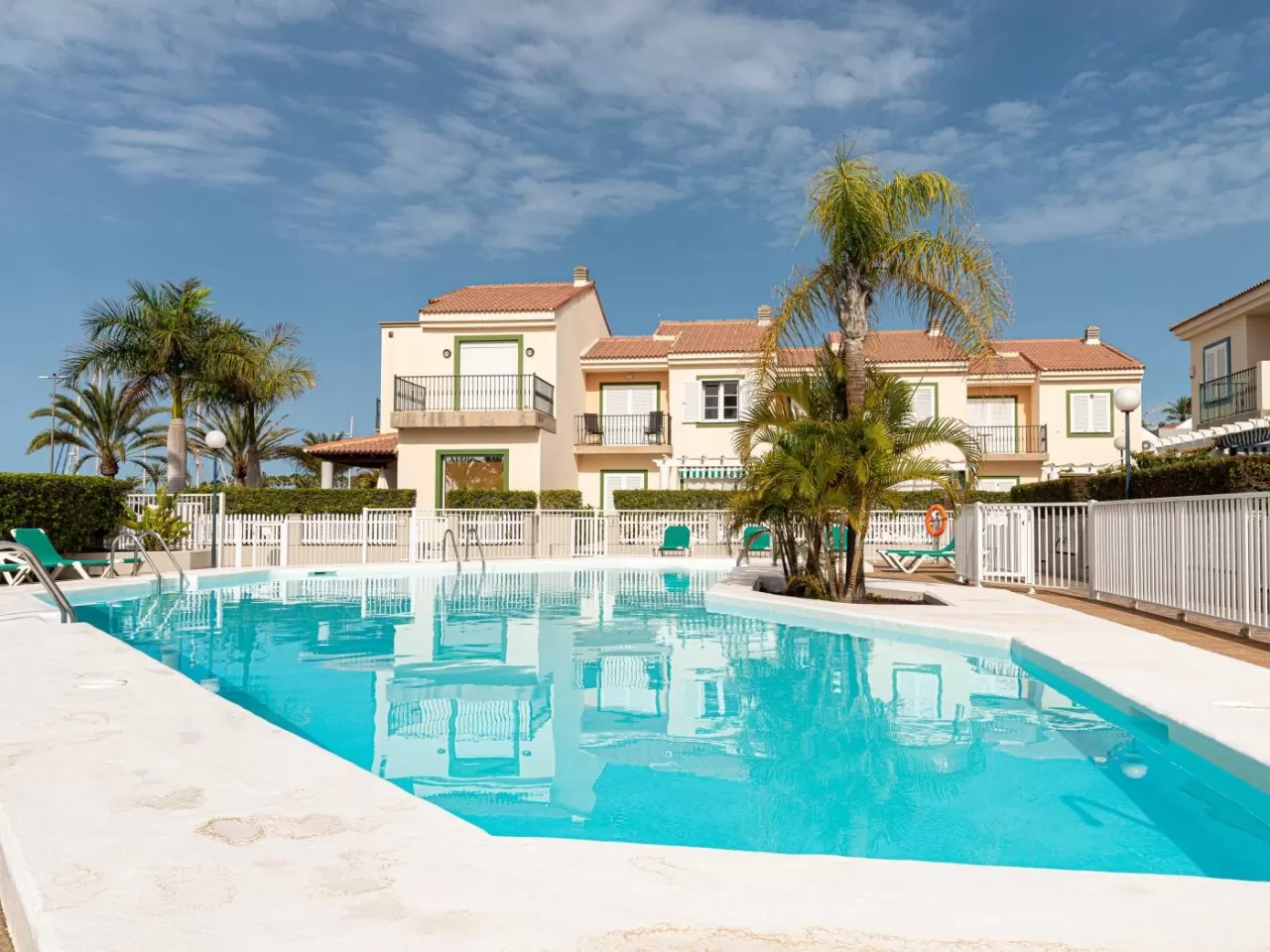 Lightbooking Vacation Rentals-Dúplex Pasito Blanco