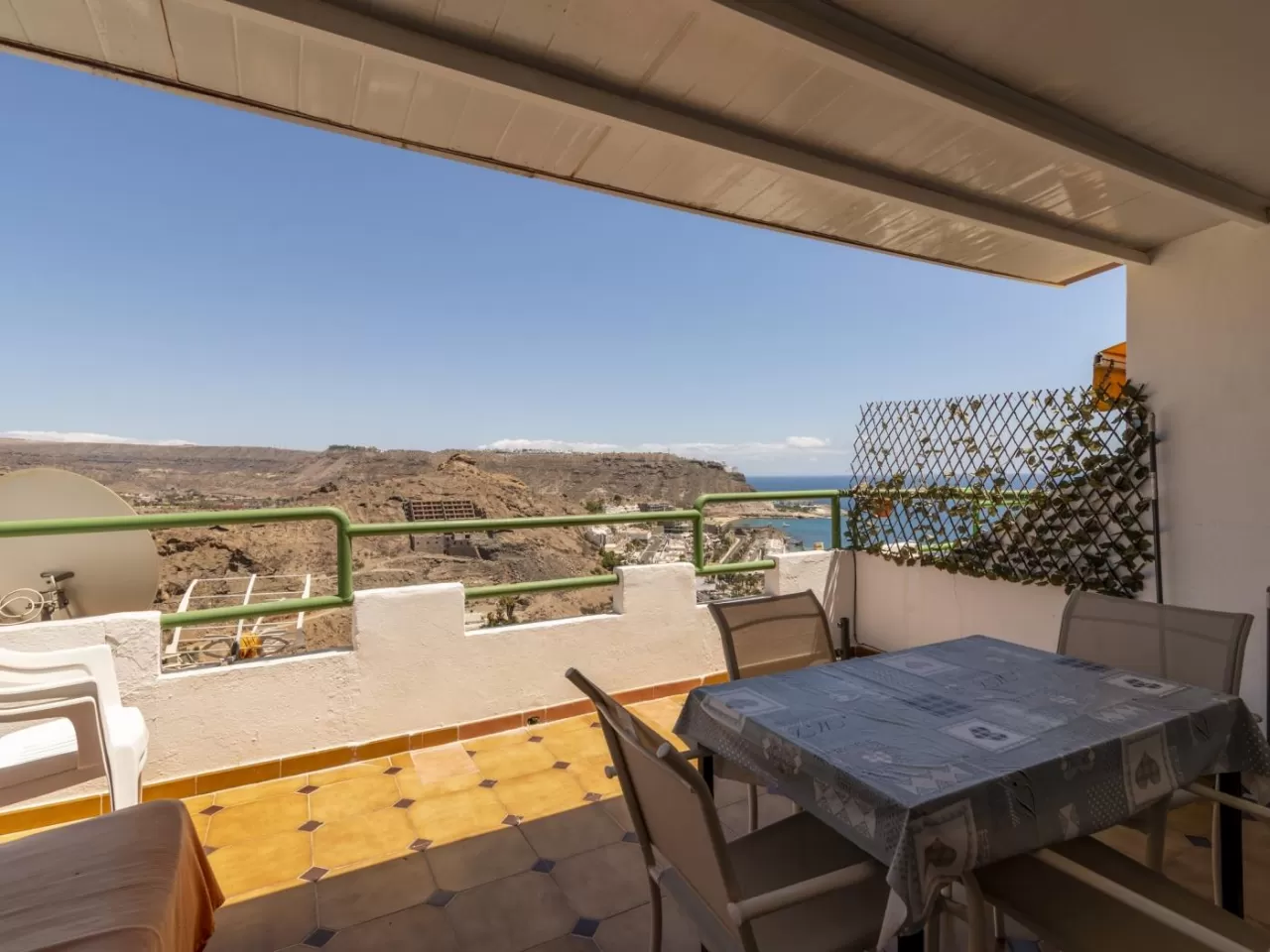 Lightbooking Vacation Rentals- Apto Playa del Cura