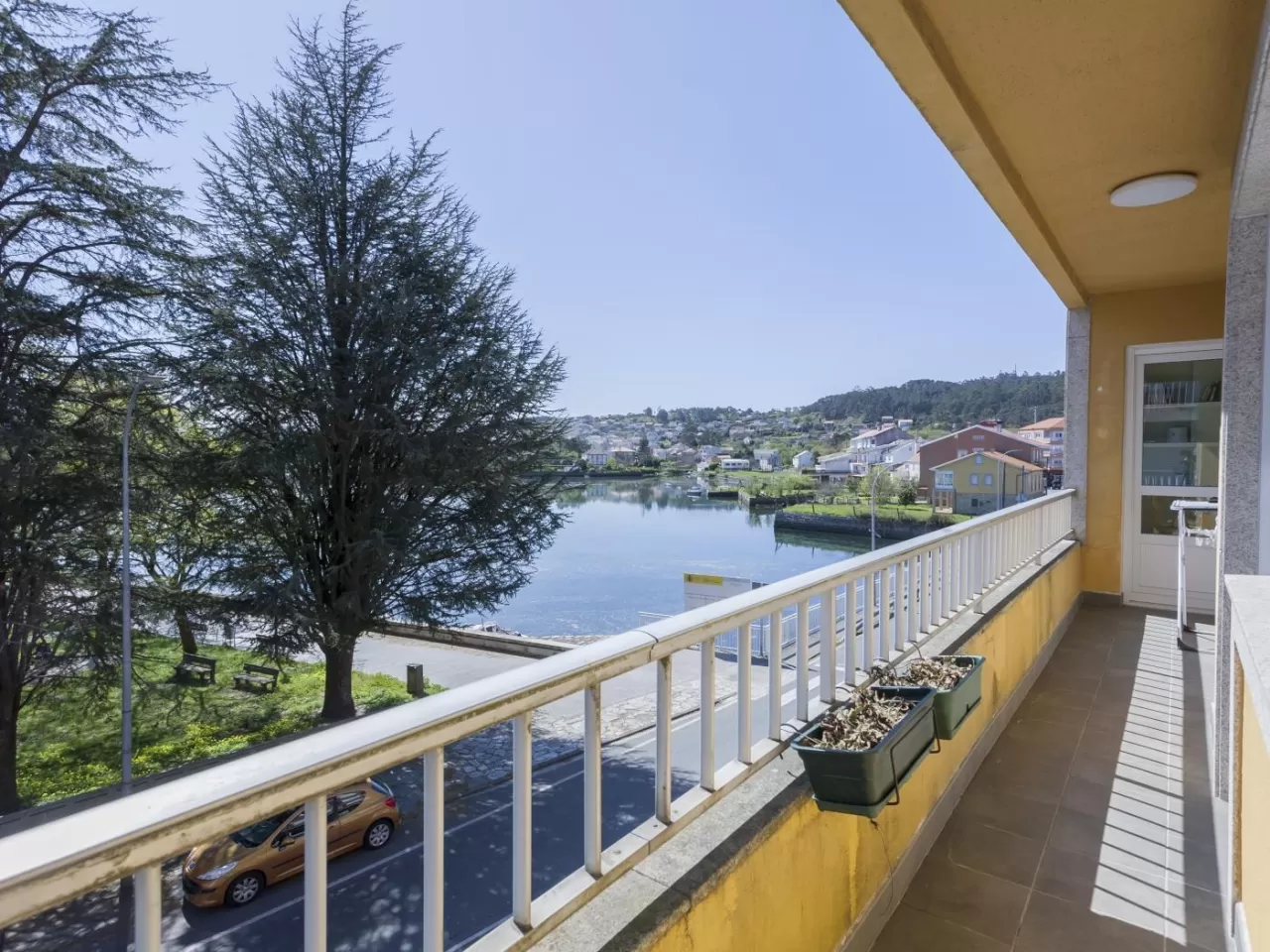 Lightbooking Vacation Rentals- Beirario Rosalía