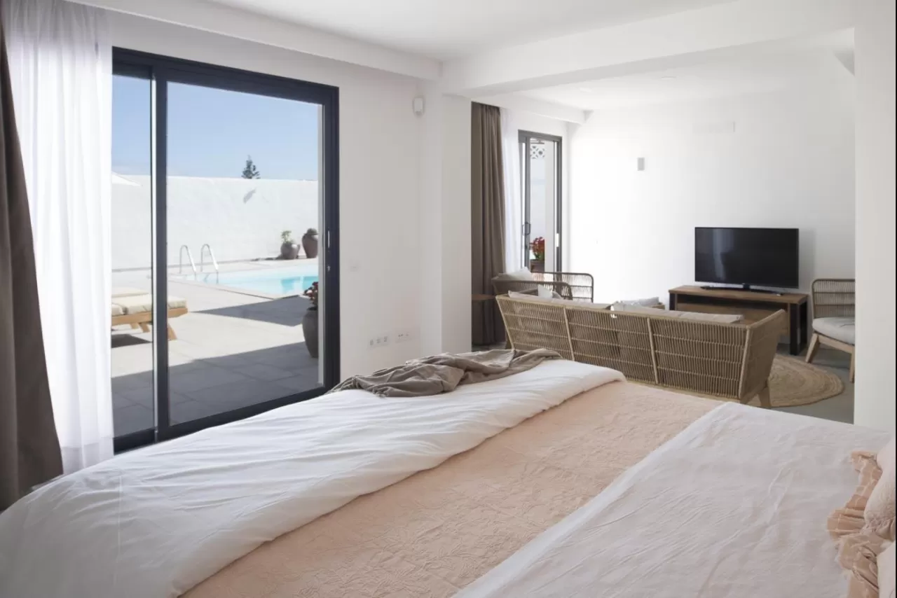 Lightbooking Vacation Rentals- Edem III
