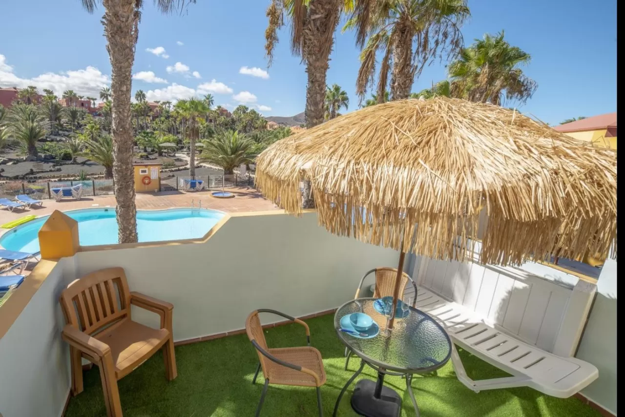 Lightbooking Vacation Rentals- Oasis Royal 13