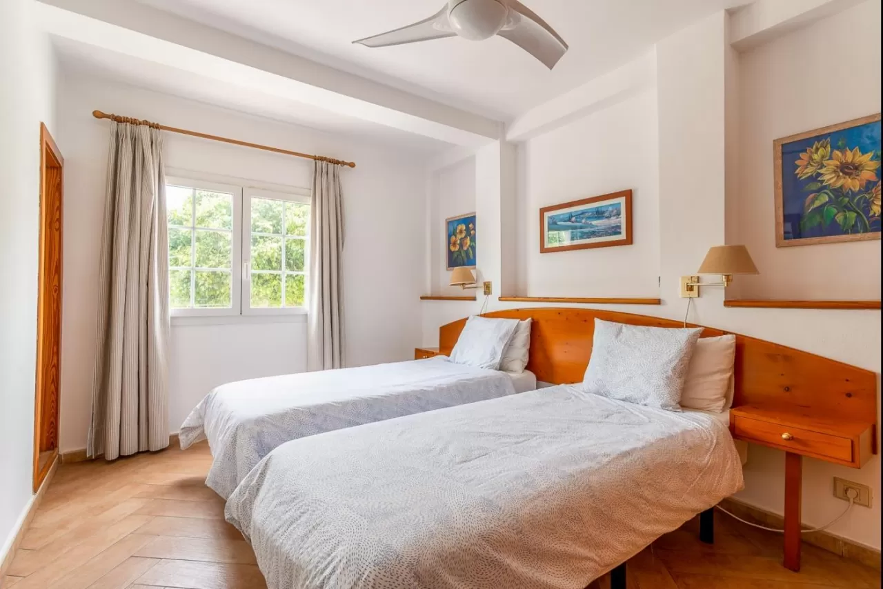 Lightbooking Vacation Rentals- Calas 1E