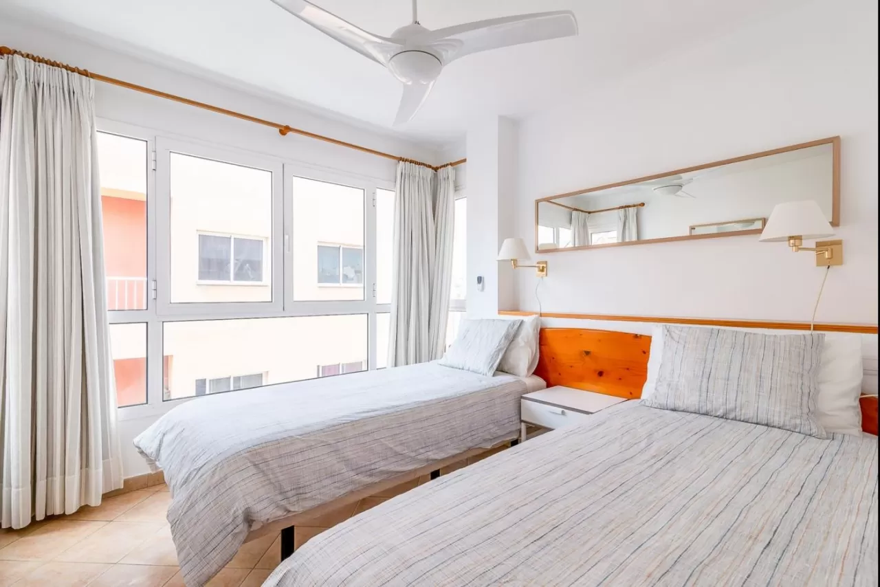 Lightbooking Vacation Rentals- Calas 1B