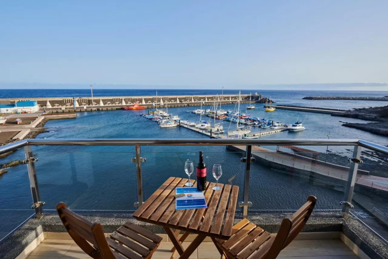  Lightbooking Vacation Rentals- La Restinga 3