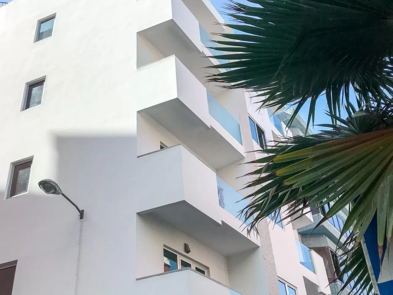 Lightbooking Vacation Rentals- Francisco Studio