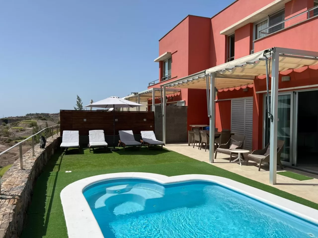 Lightbooking Vacation Rentals- Villa Salobre Golf