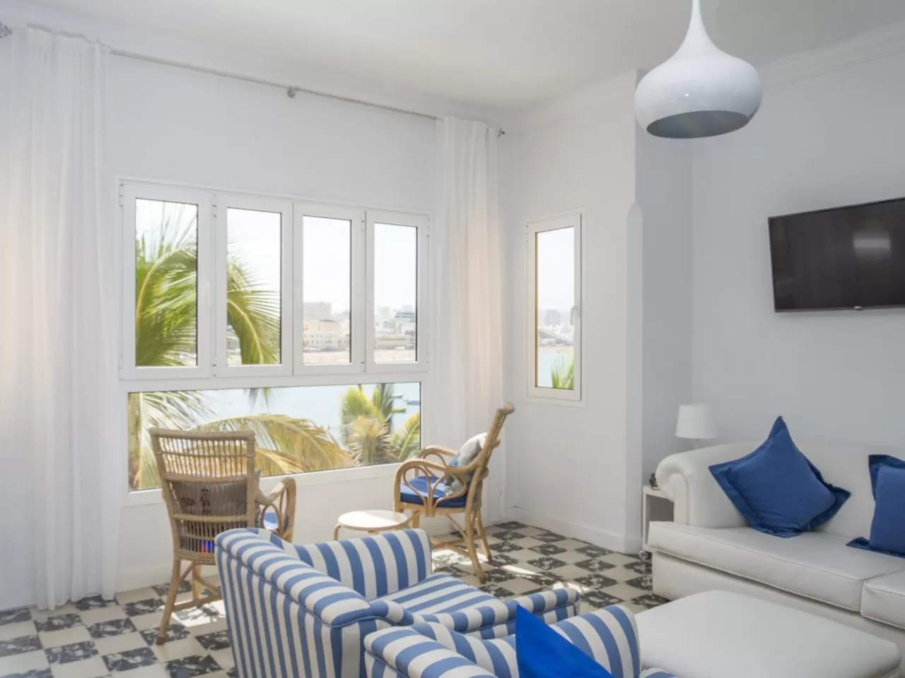 Lightbooking Vacation Rentals- Canteras V