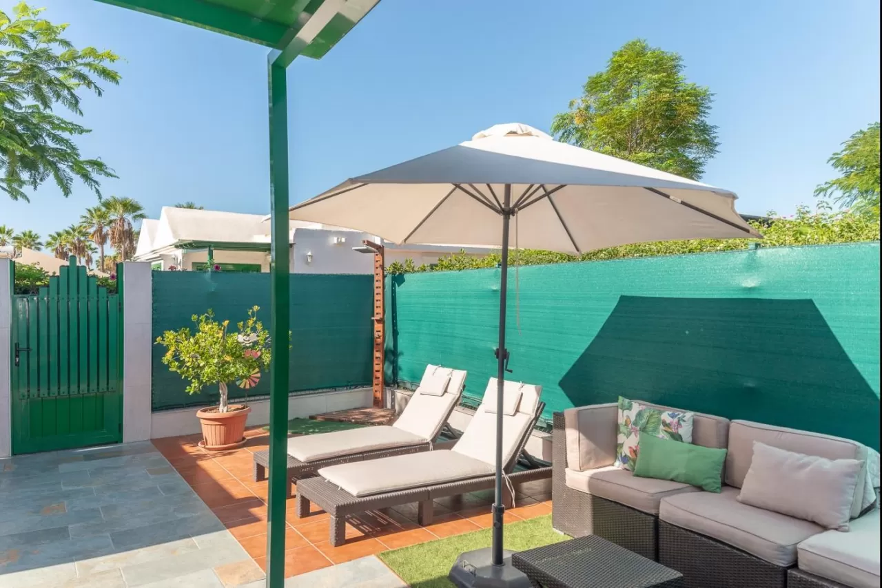 Lightbooking Vacation Rentals- Home Beach Flor