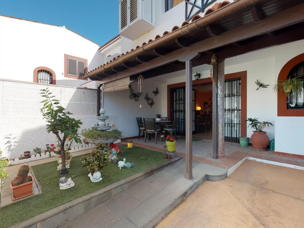 Lightbooking Vacation Rentals- Turman 108