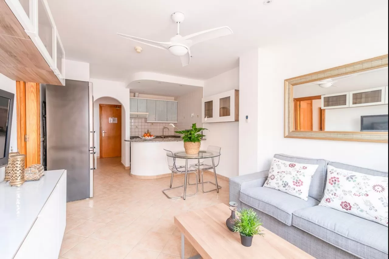 Lightbooking Vacation Rentals- Calas 2B