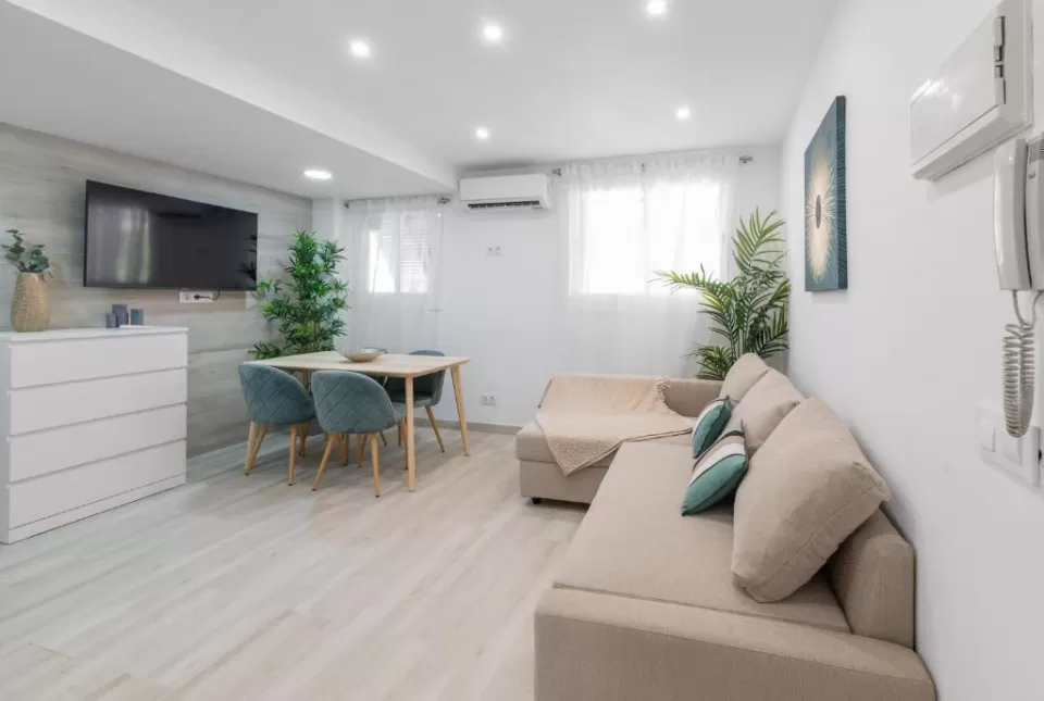Apartamento en playa con piscina