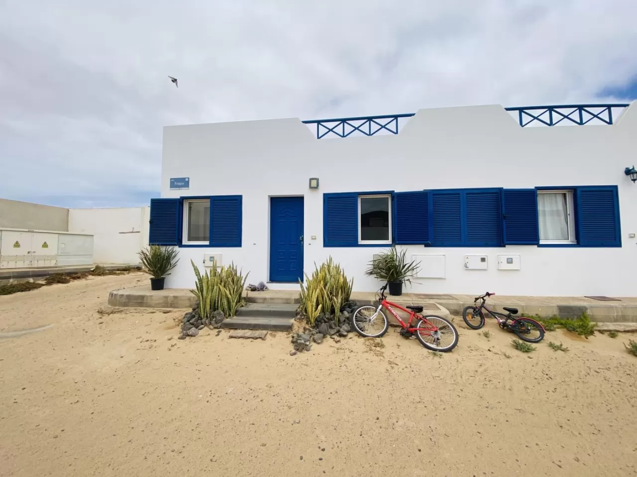 Lightbooking Vacation Rentals- Casa Soy Graciosa