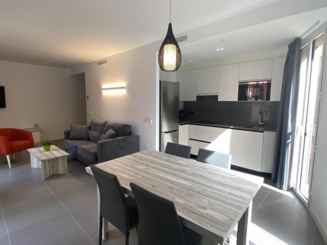 Cocina amplia comunicada