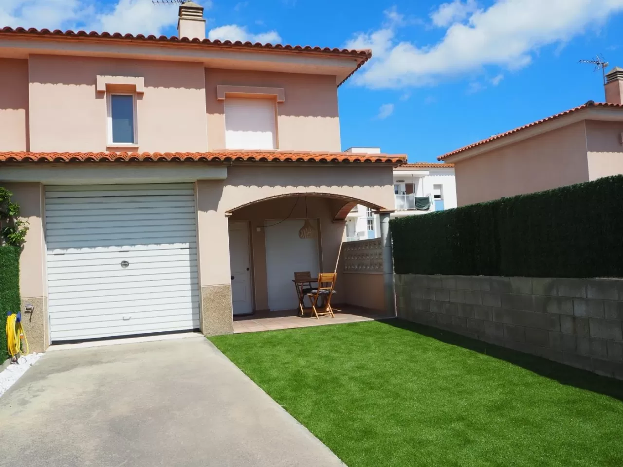 Casa en L’Escala con piscina comunitaria