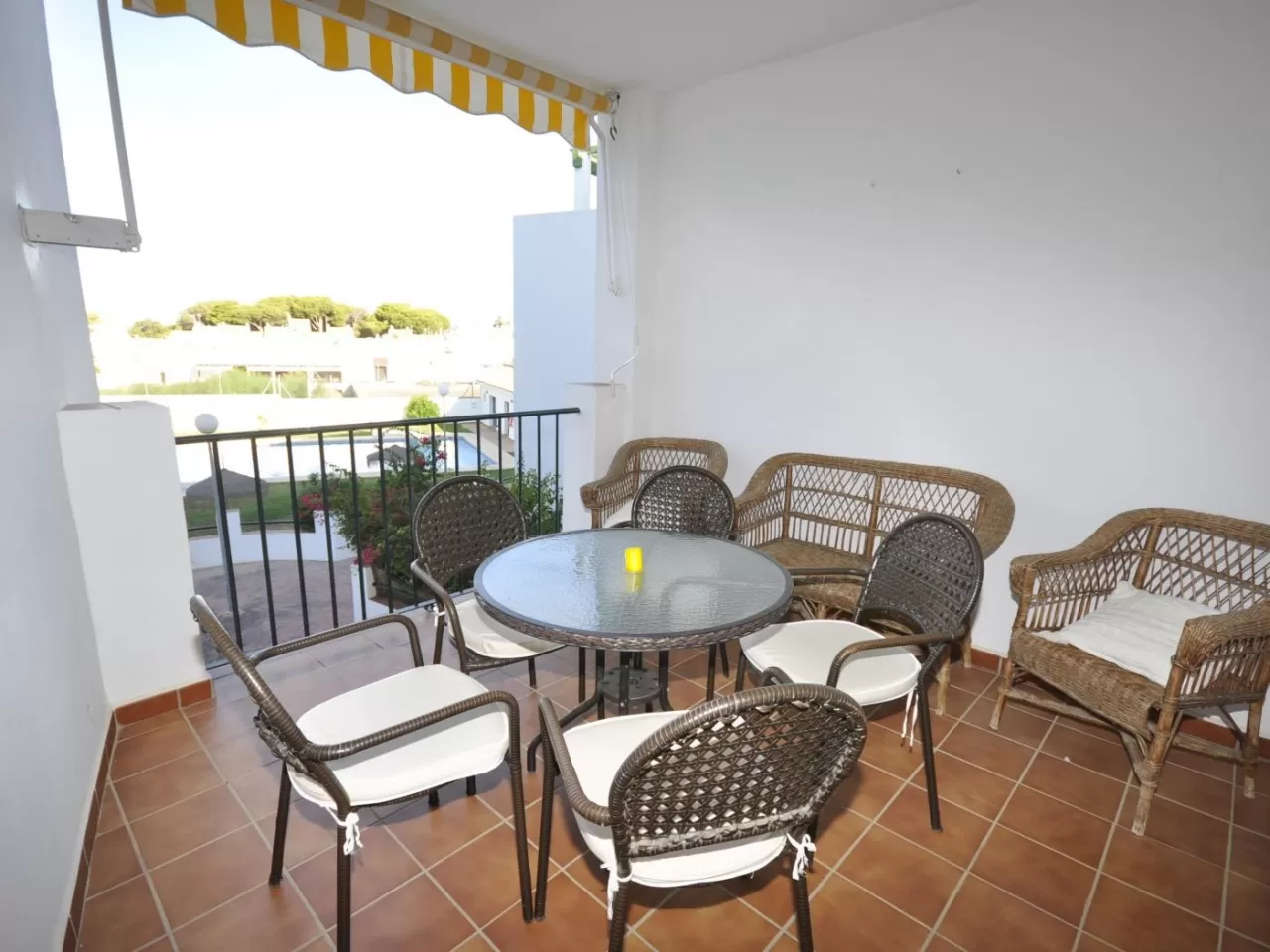 Apartamento con piscina comunitaria