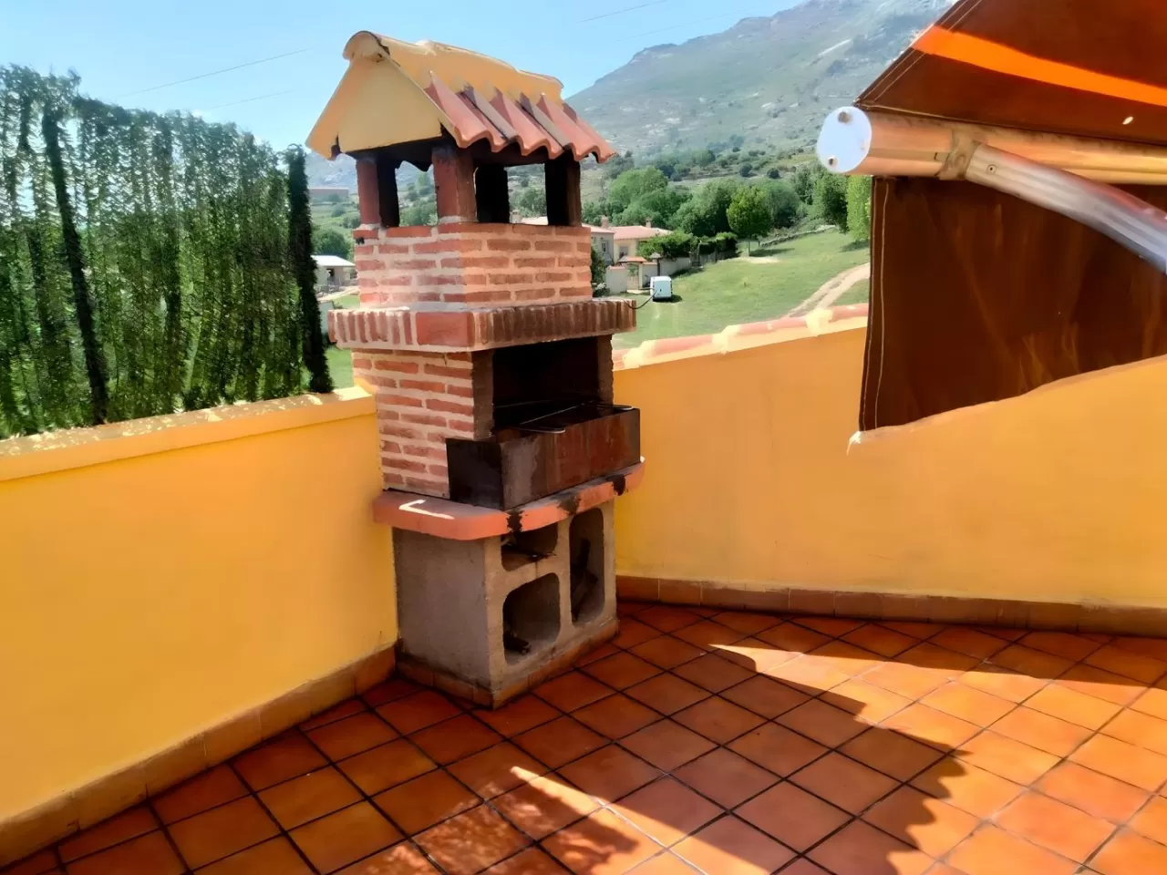 Casa Grande con barbacoa y chimenea
